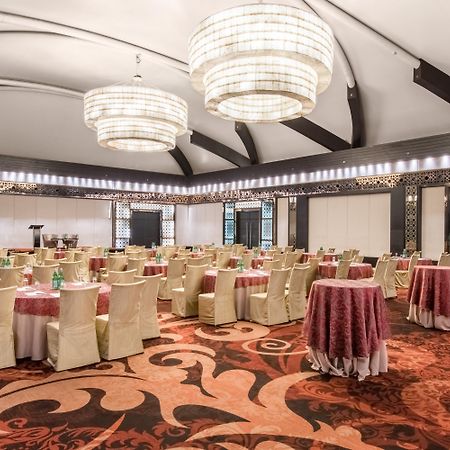 คราวน์ พลาซา นิวเดลี โรฮินี Hotel ภายนอก รูปภาพ