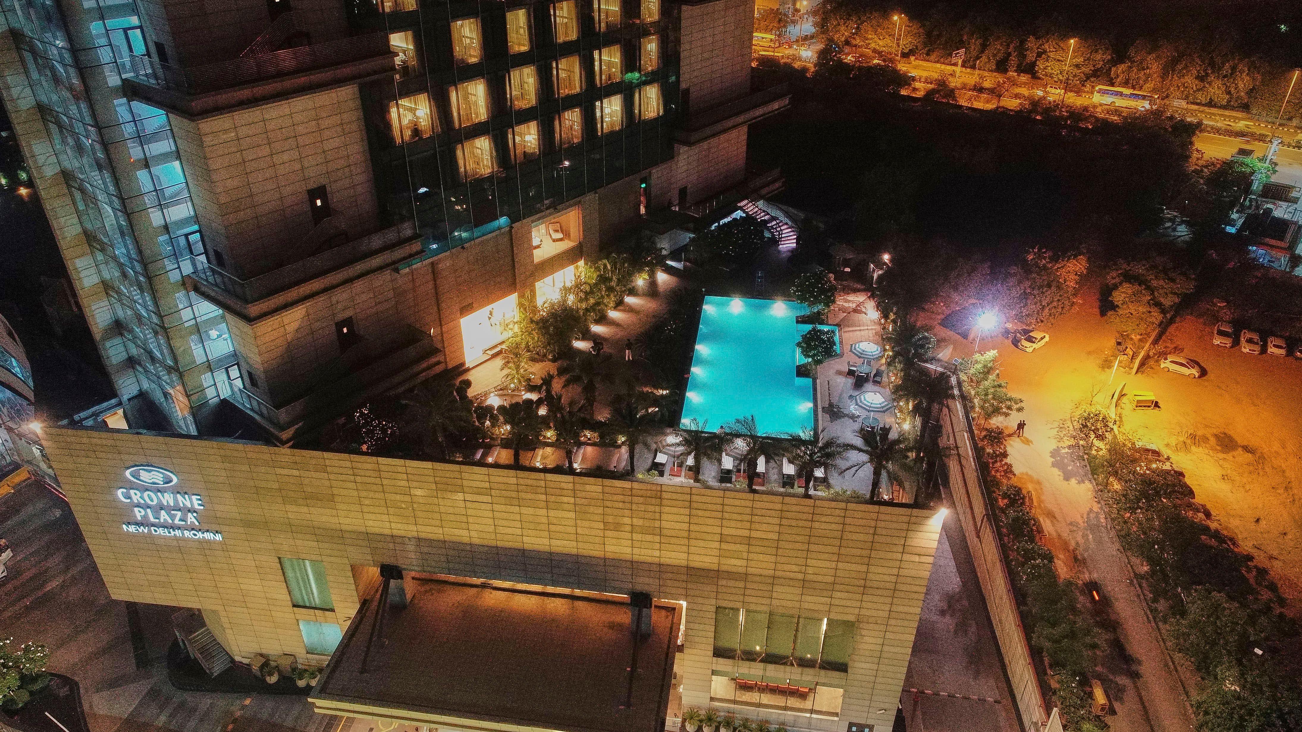 คราวน์ พลาซา นิวเดลี โรฮินี Hotel ภายนอก รูปภาพ