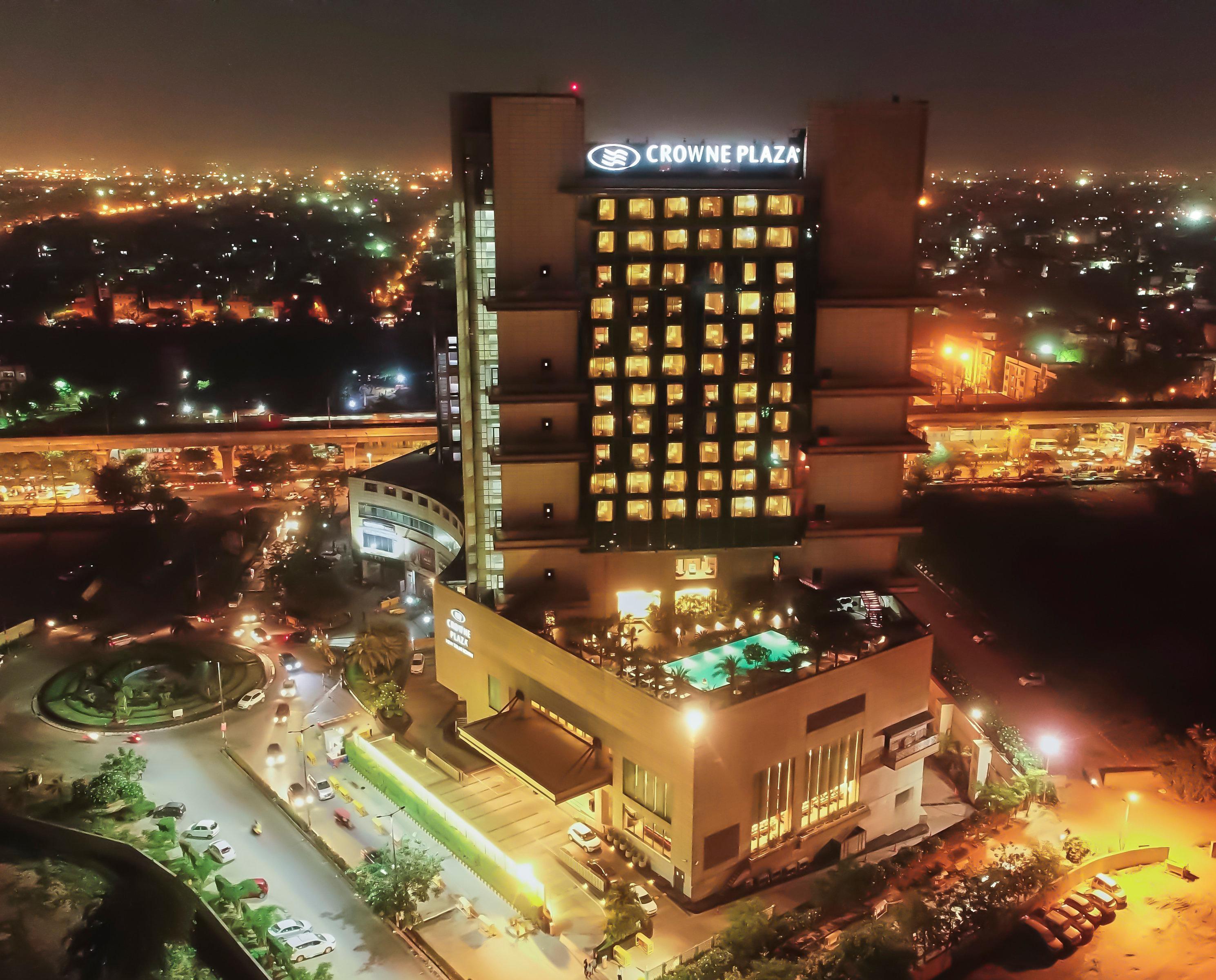 คราวน์ พลาซา นิวเดลี โรฮินี Hotel ภายนอก รูปภาพ
