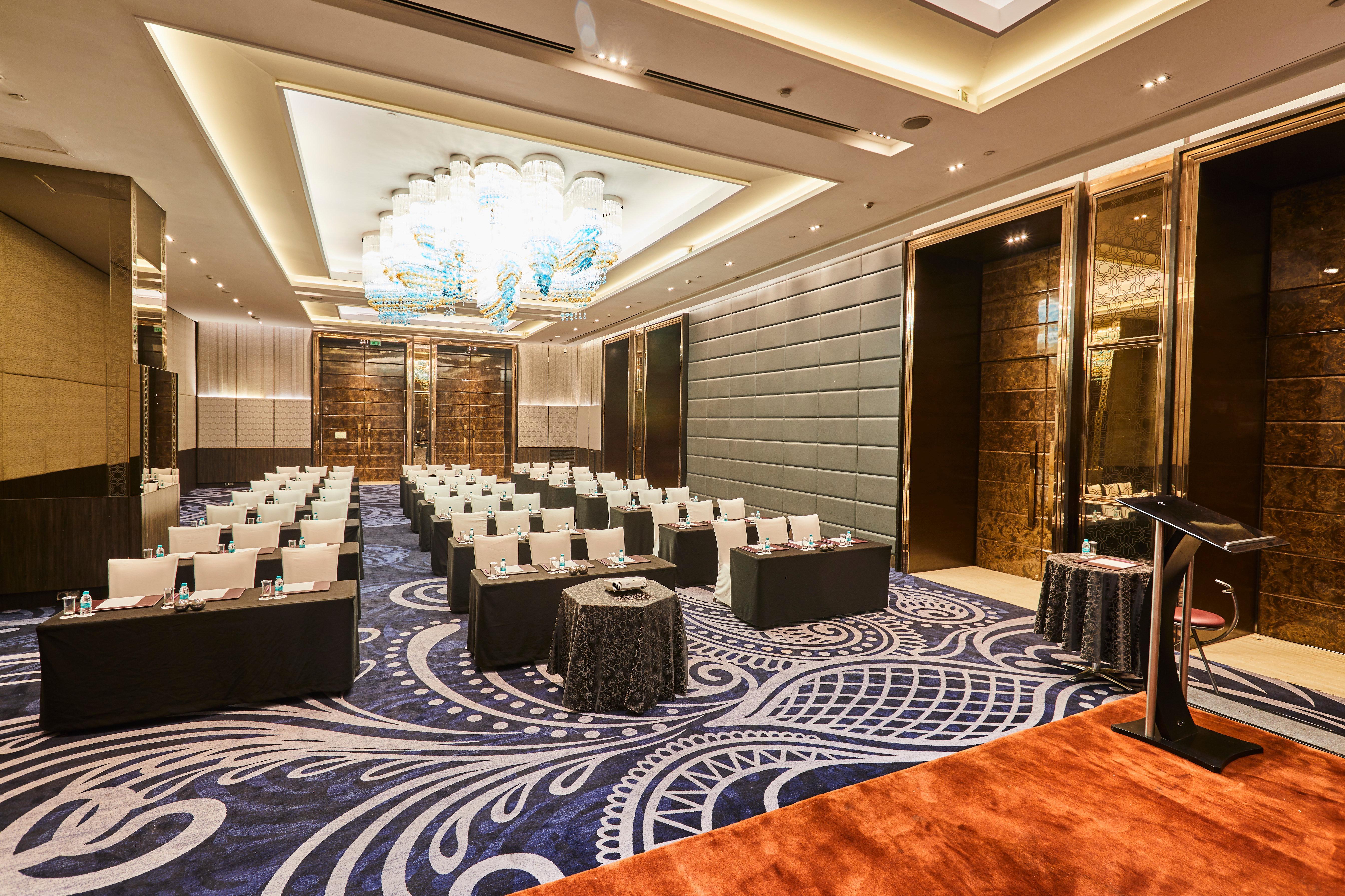 คราวน์ พลาซา นิวเดลี โรฮินี Hotel ภายนอก รูปภาพ