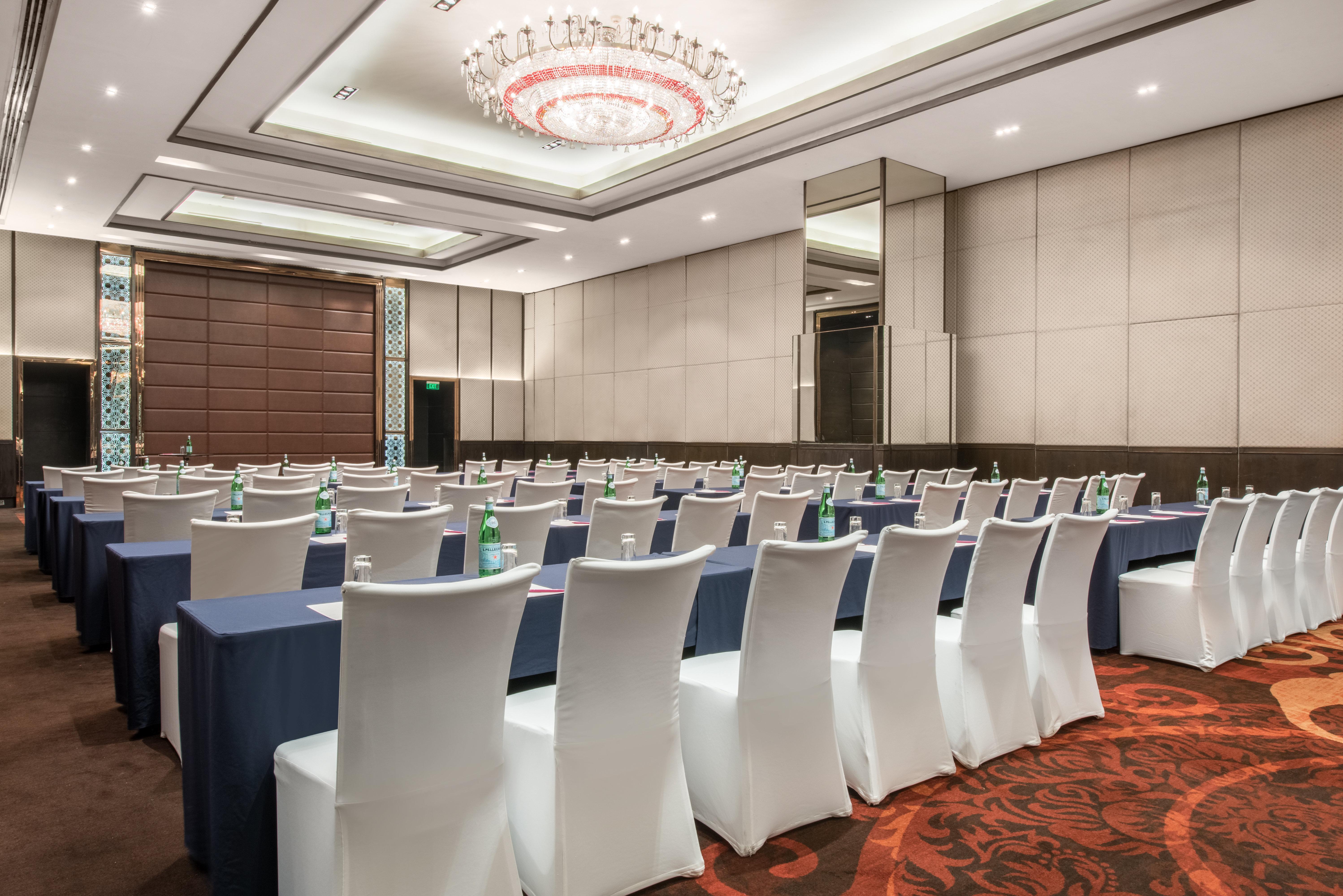 คราวน์ พลาซา นิวเดลี โรฮินี Hotel ภายนอก รูปภาพ