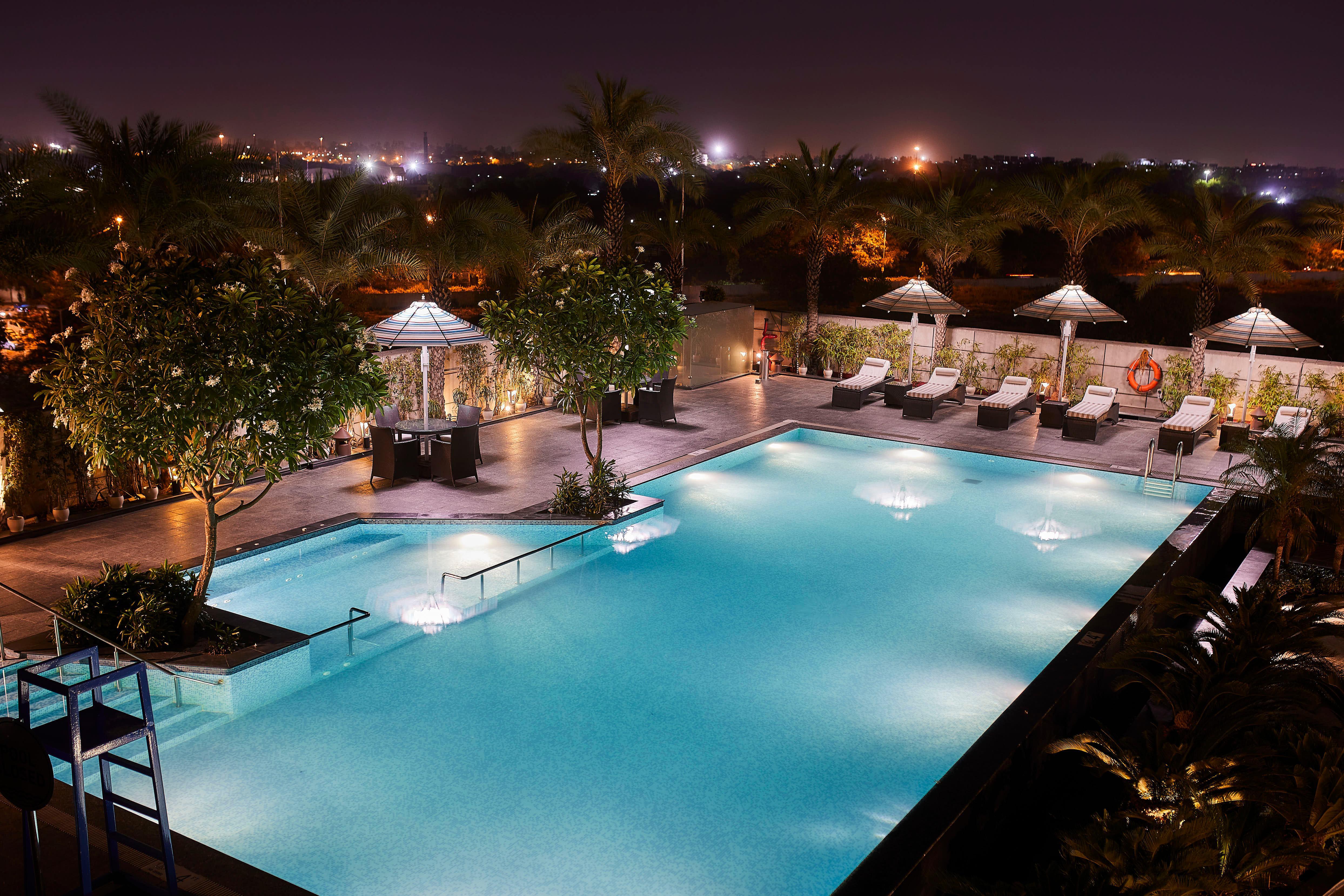 คราวน์ พลาซา นิวเดลี โรฮินี Hotel ภายนอก รูปภาพ
