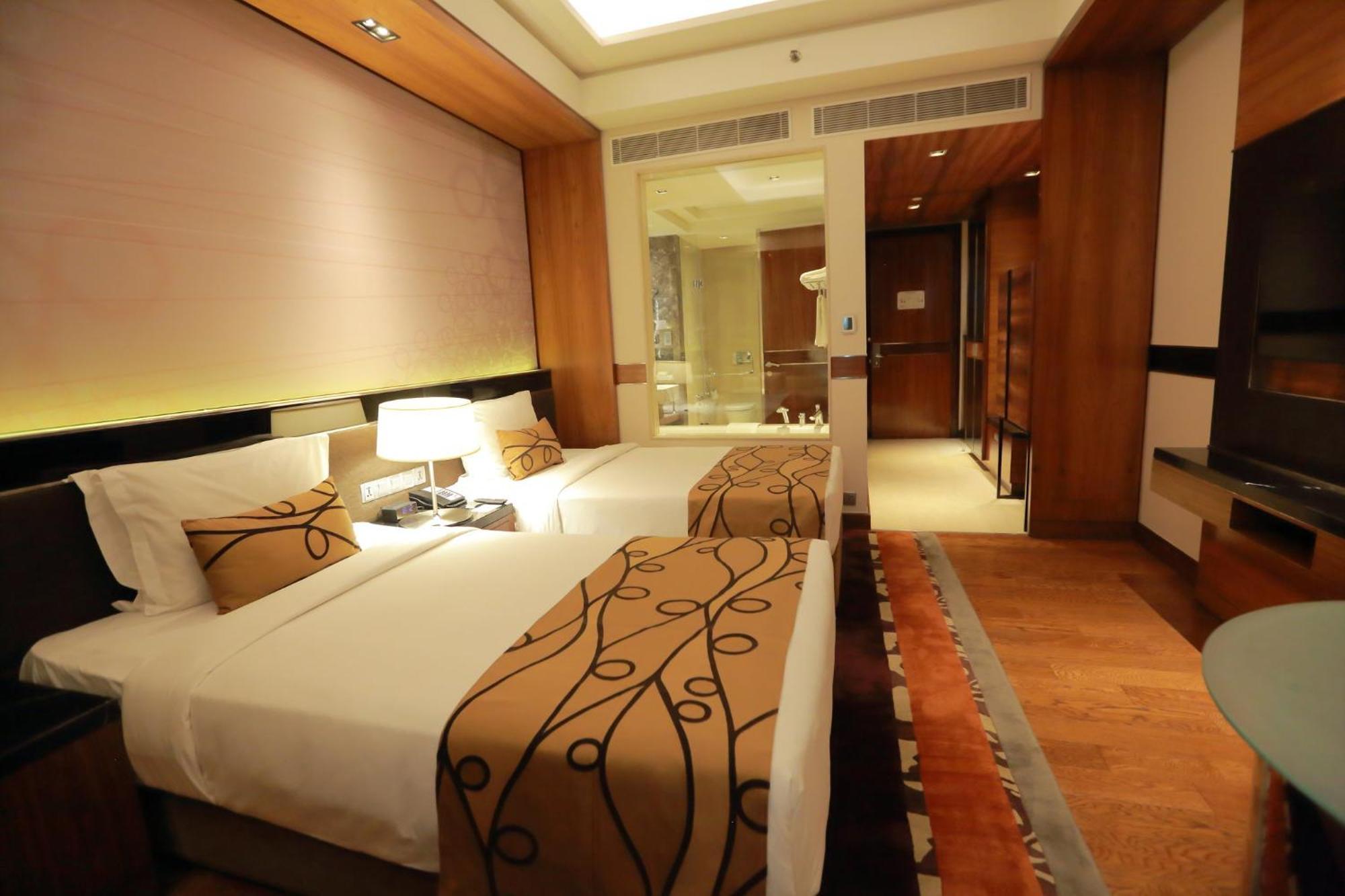 คราวน์ พลาซา นิวเดลี โรฮินี Hotel ภายนอก รูปภาพ