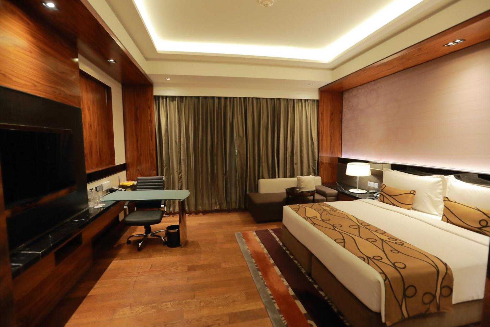 คราวน์ พลาซา นิวเดลี โรฮินี Hotel ภายนอก รูปภาพ